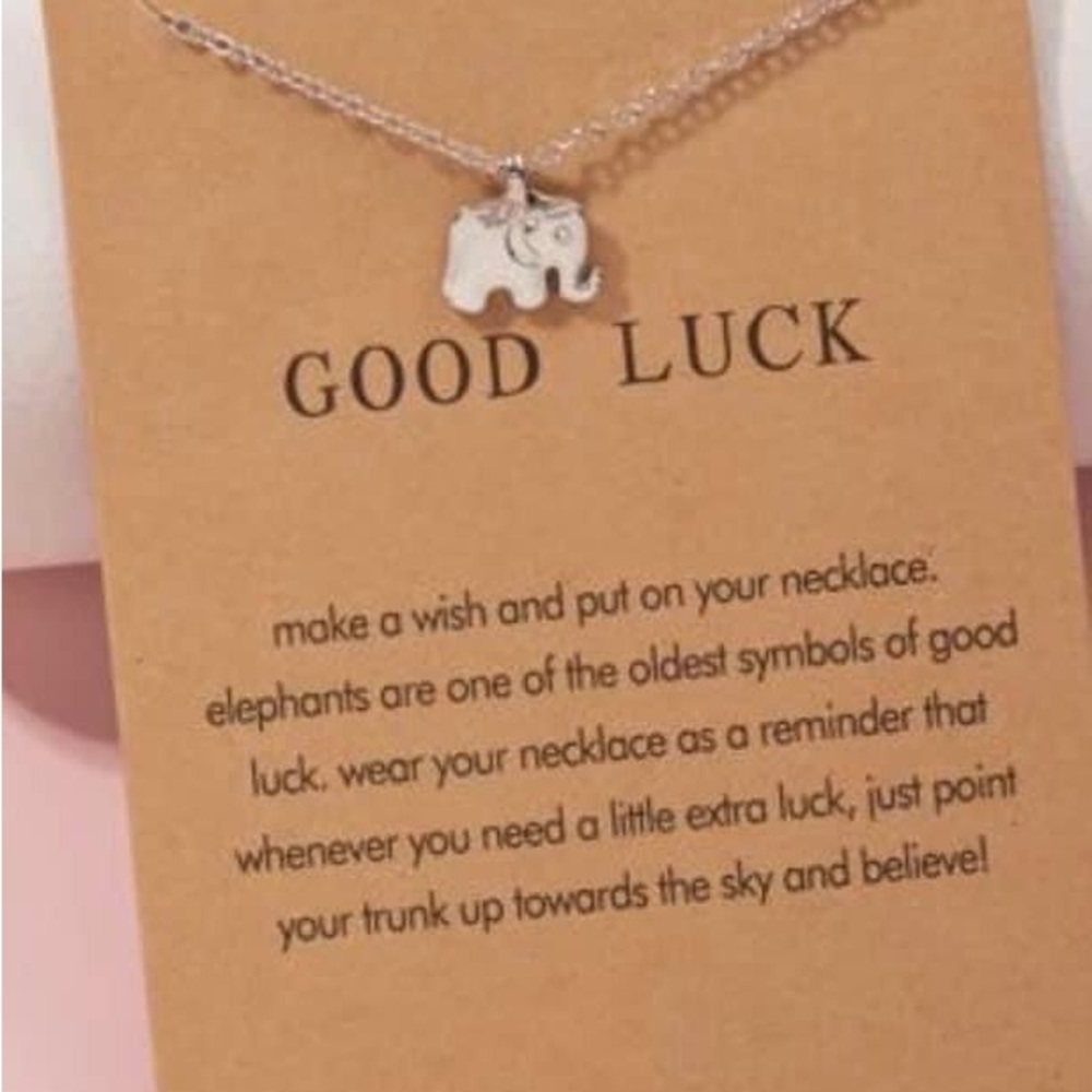 Super cute necklace